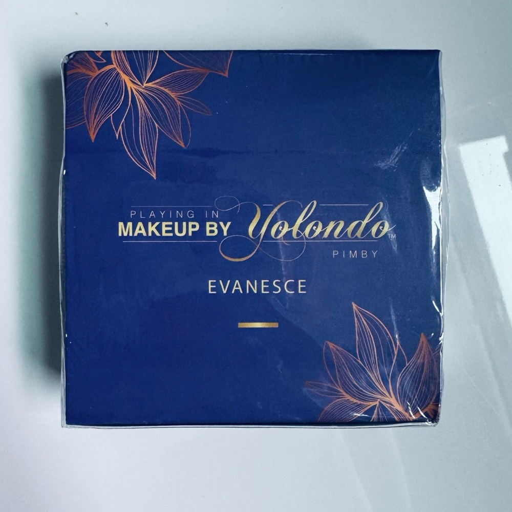 Evanesce Makeup Palette - Blue